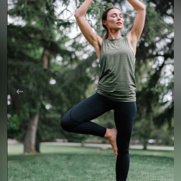 Zyia active women’s shirts size small, set of two - Picture 5 of 7